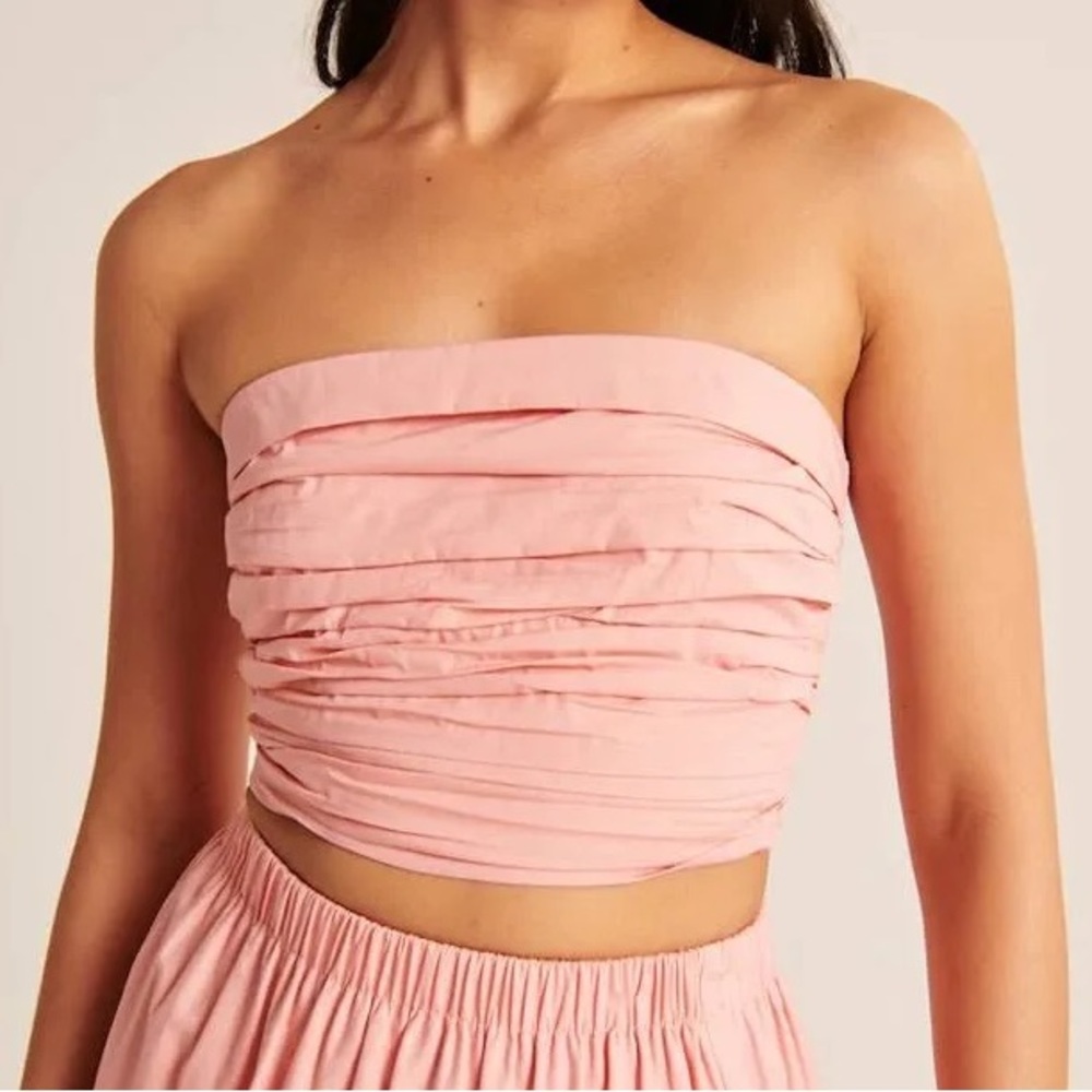 Abercrombie & Fitch strapless ruched top